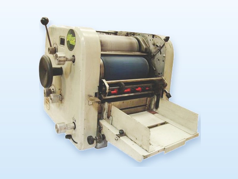 Mesin Cetak Offset Toko 820